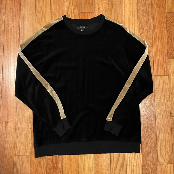 Forever 21 black velvet sweater - Picture 1 of 2